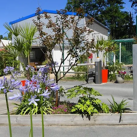 Camping Les Samaras Campsite